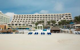 Golden Parnassus Resort And Spa Cancun